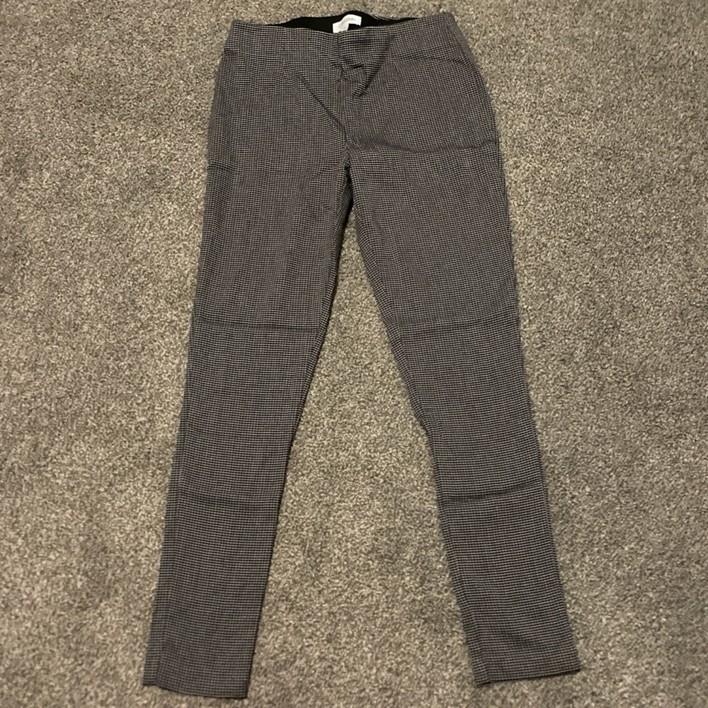 Great condition, worn once for an interview